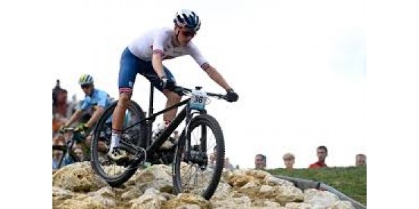 Tom Pidcock feiert starkes Comeback im Mountainbike-Weltcup und gewinnt erneut Tom Pidcock feiert starkes Comeback im Mountainbike-Weltcup und gewinnt erneut